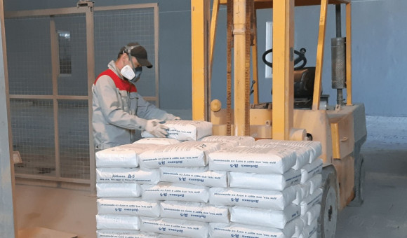 производство добавки к бетону D5